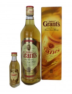 Grant's Family Reserve 70cl - with mini 5cl
